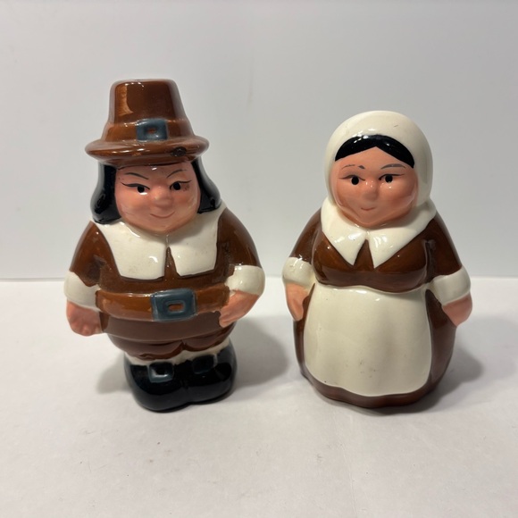 Festive Pilgrim Salt and Pepper Shakers - Brown and Cream - Picture 1 of 7